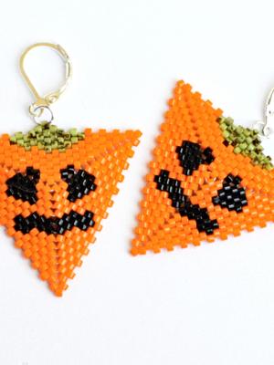 Scared Pumpkin Triangle Pattern - Halloween Triangle - Miyuki Delica beads