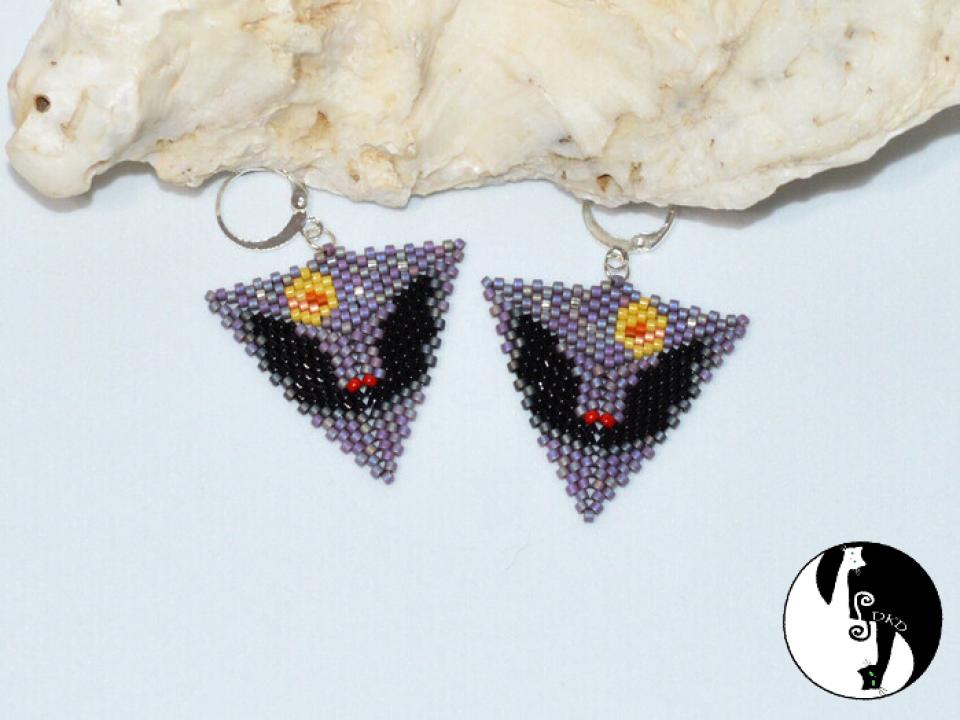 Bat in the Sky Triangle Pattern, Miyuki Delica beads, Peyote Triangle