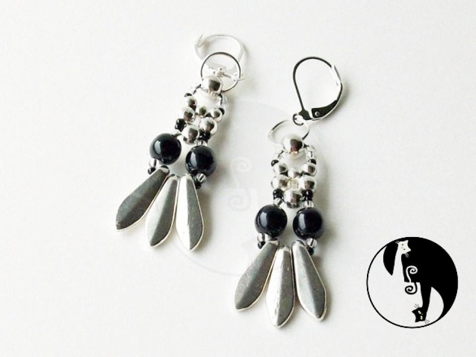 Fish Tail Earrings Pattern - Dagger beads, Round beads