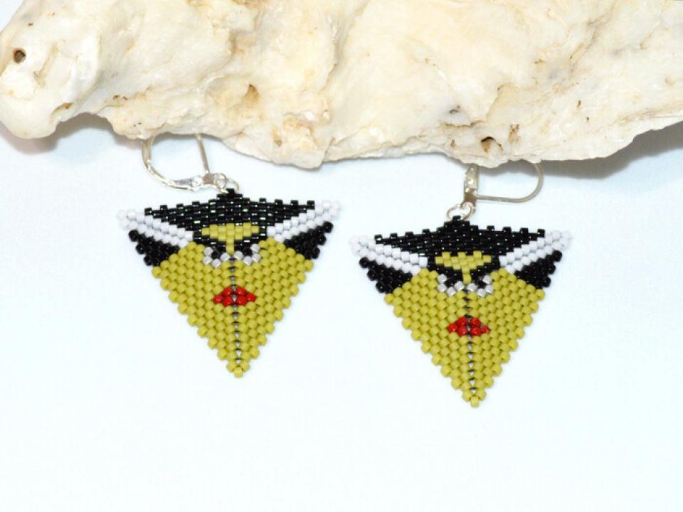Bride of Frankenstein Triangle Pattern - Halloween design - Miyuki Delica beads