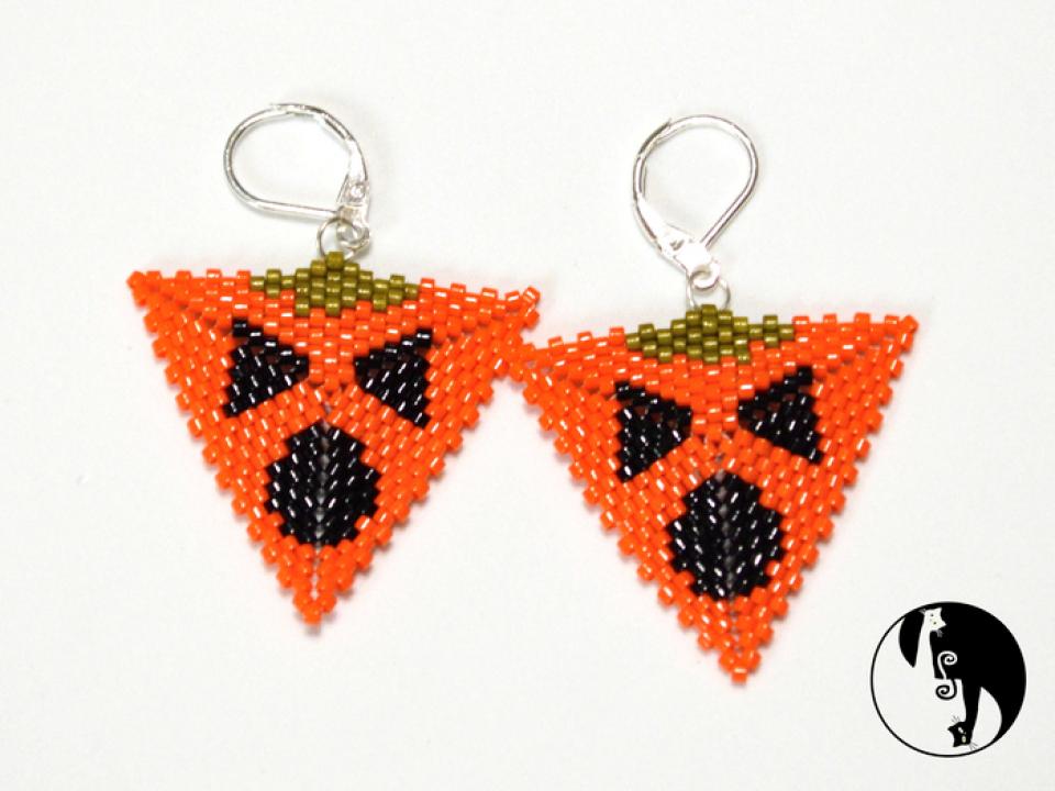 Spooky Pumpkin Triangle, Halloween Triangle #4,  Miyuki Delica beads, Geometric Peyote Triangle
