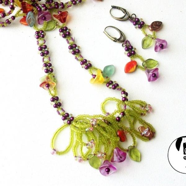 Blooms and Berries Necklace and Earrings Pattern - Seed beads, Leaf Beads, 3 petal Flower beads, Round beads