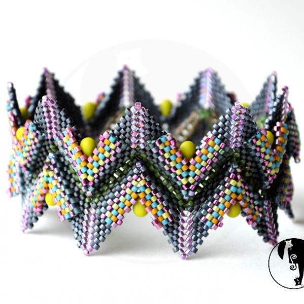 Arrows in the Valley Bangle Pattern - Delica beads - Geometric Bead work